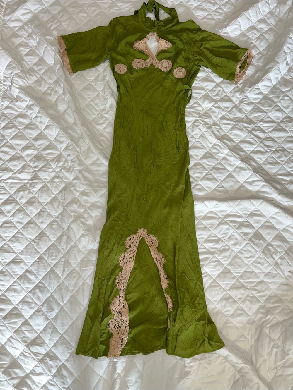 Lenni Maxi Dress . Feminine vintage-inspired detailing size M NWT